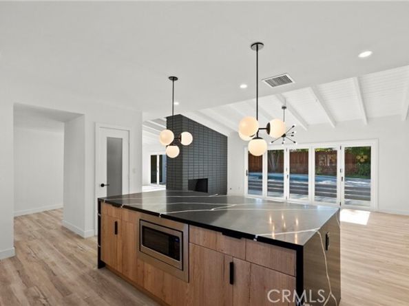 4801 Almidor Avenue, Woodland Hills (los Angeles) CA 91364