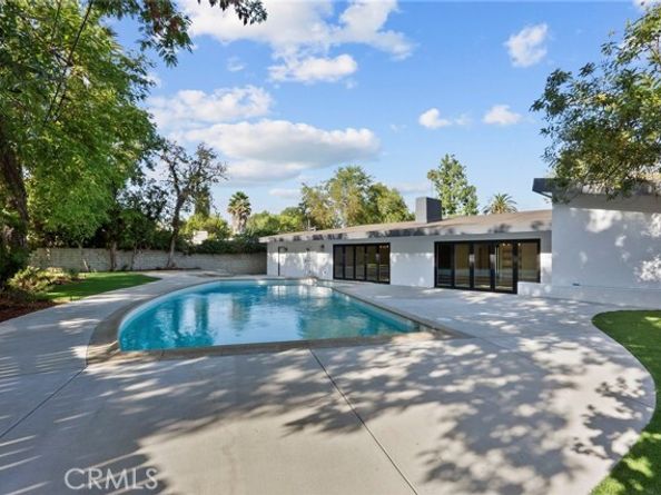 4801 Almidor Avenue, Woodland Hills (los Angeles) CA 91364