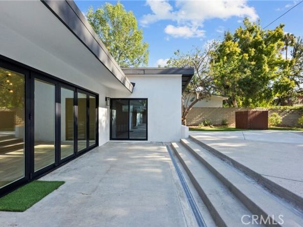 4801 Almidor Avenue, Woodland Hills (los Angeles) CA 91364