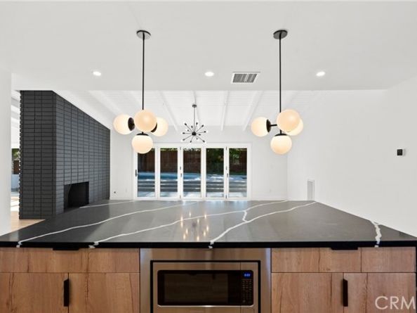 4801 Almidor Avenue, Woodland Hills (los Angeles) CA 91364