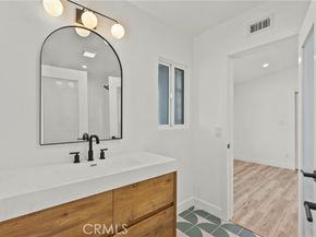 4801 Almidor Avenue, Woodland Hills (los Angeles) CA 91364