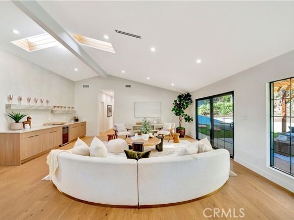 5534 Pattilar Avenue, Woodland Hills (los Angeles) CA 91367