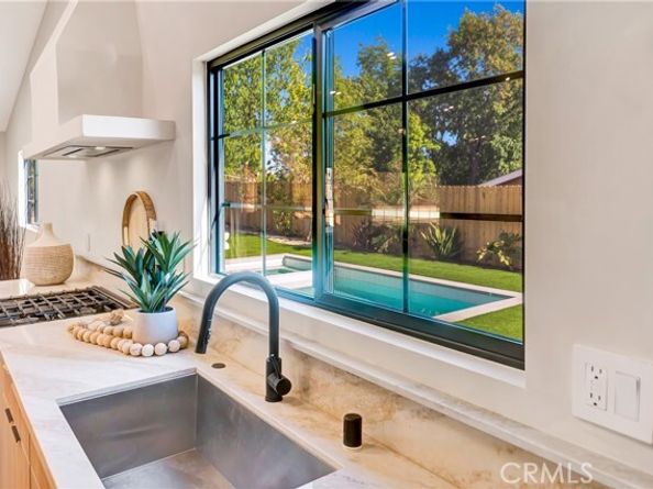 5534 Pattilar Avenue, Woodland Hills (los Angeles) CA 91367
