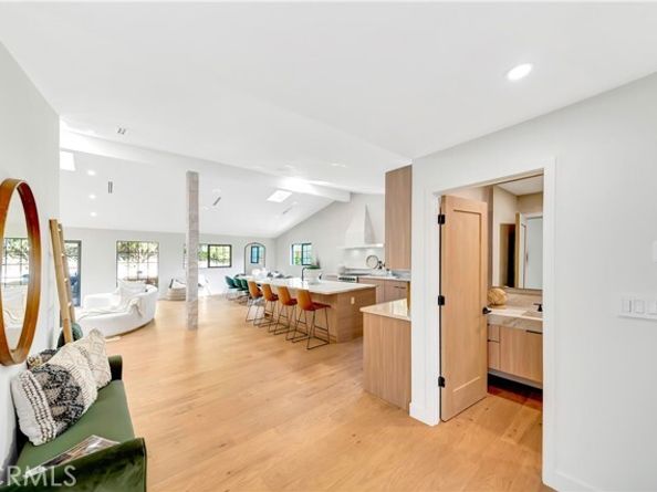 5534 Pattilar Avenue, Woodland Hills (los Angeles) CA 91367