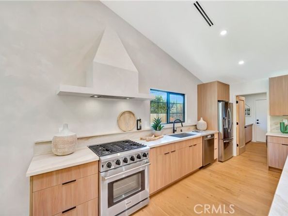 5534 Pattilar Avenue, Woodland Hills (los Angeles) CA 91367