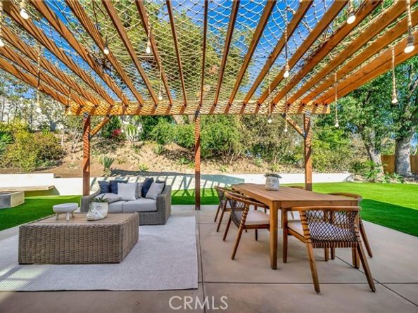 5534 Pattilar Avenue, Woodland Hills (los Angeles) CA 91367