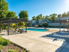 6041 Fountain Park Street 9, Woodland Hills (los Angeles) CA 91367