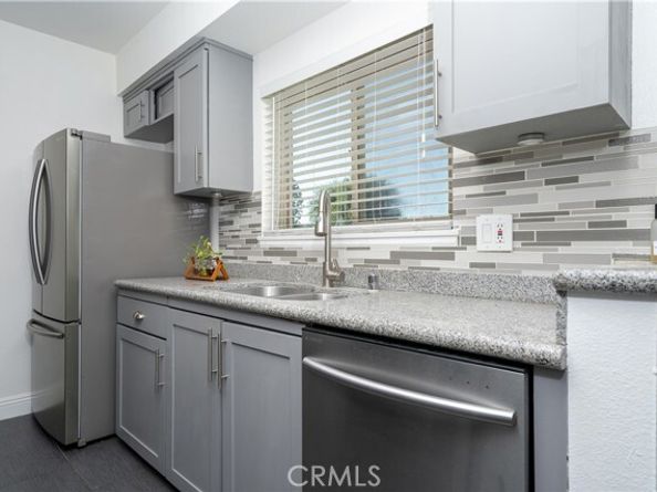 6041 Fountain Park Street 9, Woodland Hills (los Angeles) CA 91367