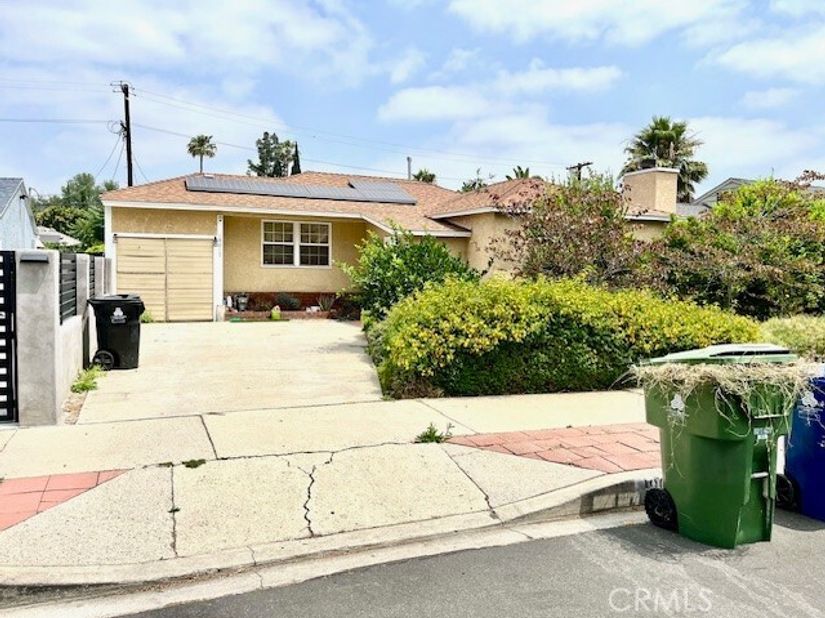 19017 Vanowen Street, Reseda (los Angeles), CA 91335 - For Sale
