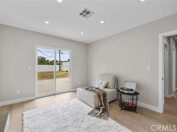 6820 Jellico Avenue, Van Nuys (los Angeles) CA 91406