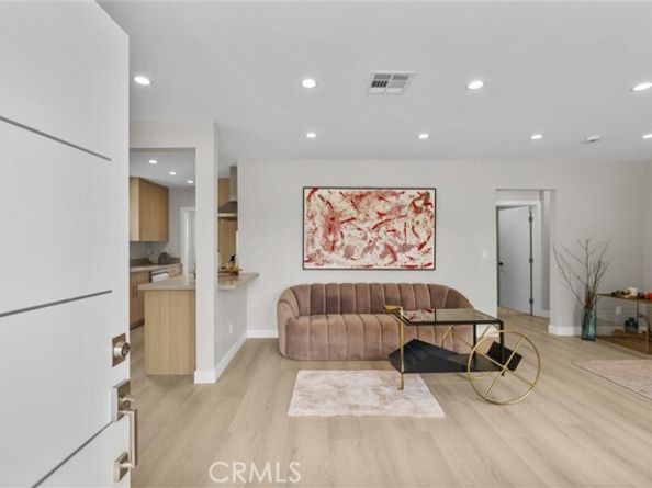 6820 Jellico Avenue, Van Nuys (los Angeles) CA 91406