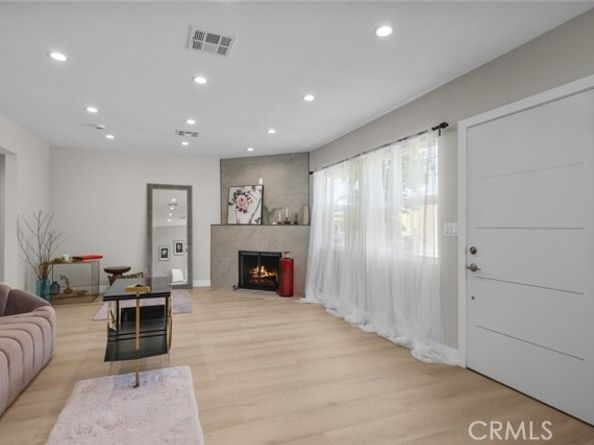 6820 Jellico Avenue, Van Nuys (los Angeles) CA 91406