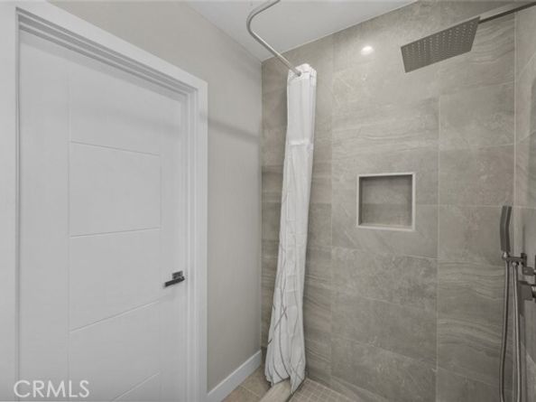 6820 Jellico Avenue, Van Nuys (los Angeles) CA 91406
