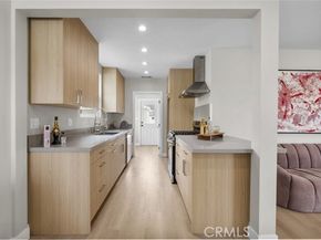 6820 Jellico Avenue, Van Nuys (los Angeles) CA 91406