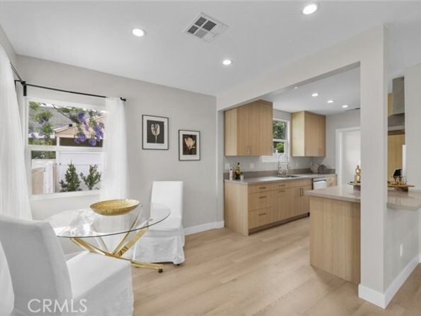 6820 Jellico Avenue, Van Nuys (los Angeles) CA 91406
