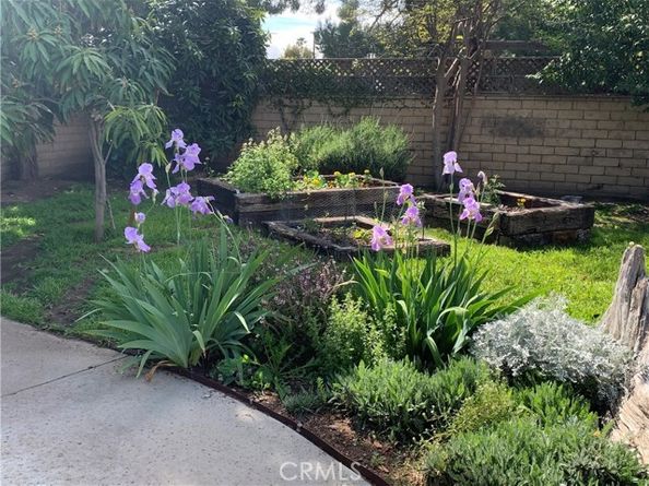 17654 Prairie Street, Northridge (los Angeles) CA 91325