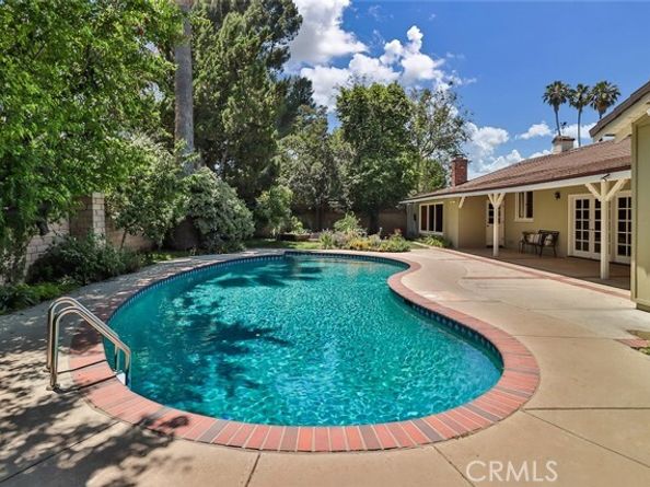17654 Prairie Street, Northridge (los Angeles) CA 91325
