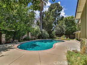 17654 Prairie Street, Northridge (los Angeles) CA 91325