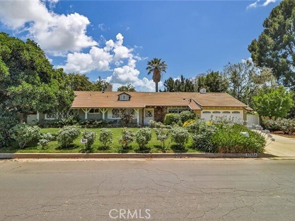 17654 Prairie Street, Northridge (los Angeles) CA 91325