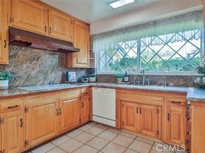 17654 Prairie Street, Northridge (los Angeles) CA 91325