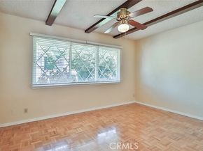 17654 Prairie Street, Northridge (los Angeles) CA 91325