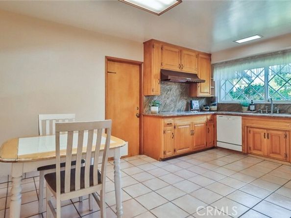 17654 Prairie Street, Northridge (los Angeles) CA 91325