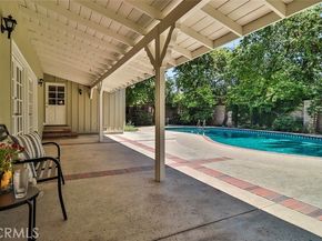 17654 Prairie Street, Northridge (los Angeles) CA 91325