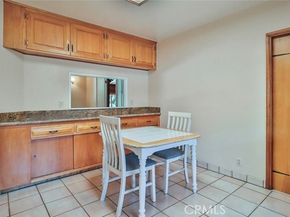 17654 Prairie Street, Northridge (los Angeles) CA 91325