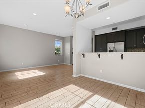 7600 N Courage Way, Van Nuys (los Angeles) CA 91405