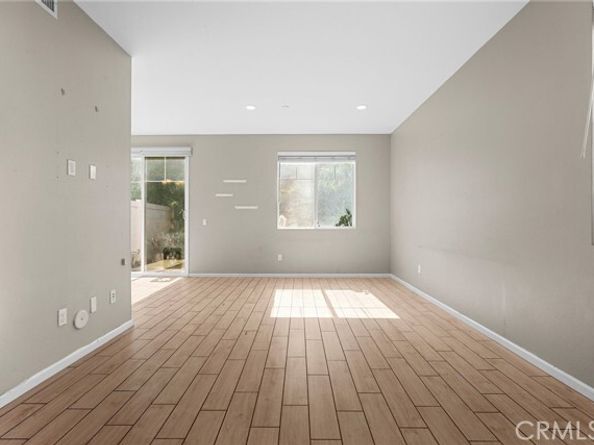 7600 N Courage Way, Van Nuys (los Angeles) CA 91405