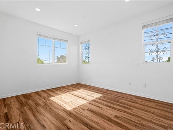 7600 N Courage Way, Van Nuys (los Angeles) CA 91405