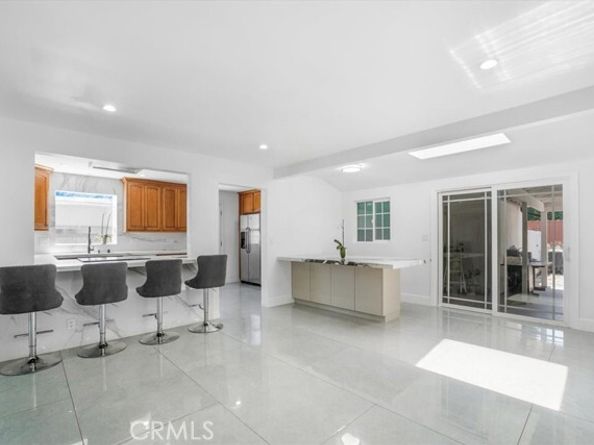 15330 Hart Street, Van Nuys (los Angeles) CA 91406