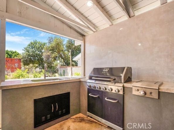 15330 Hart Street, Van Nuys (los Angeles) CA 91406