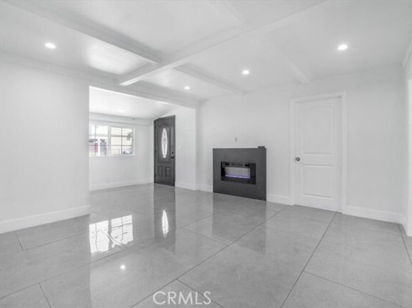 15330 Hart Street, Van Nuys (los Angeles) CA 91406
