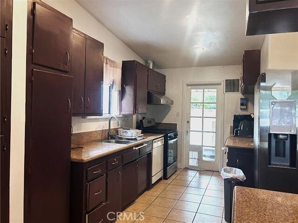 14914 Oswald st, Sylmar (los Angeles) CA 91342