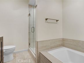 4949 Genesta Avenue 104, Encino (los Angeles) CA 91316