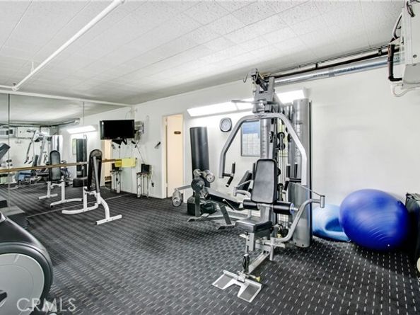 4949 Genesta Avenue 104, Encino (los Angeles) CA 91316