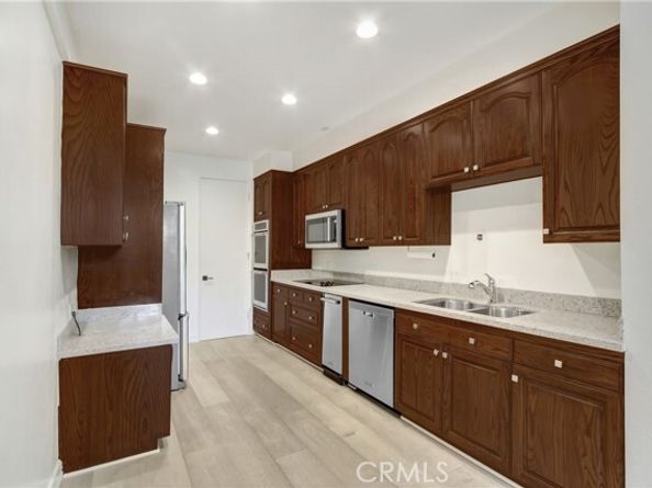 4949 Genesta Avenue 104, Encino (los Angeles) CA 91316