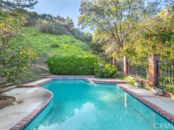 17005 Escalon Drive, Encino (los Angeles) CA 91436