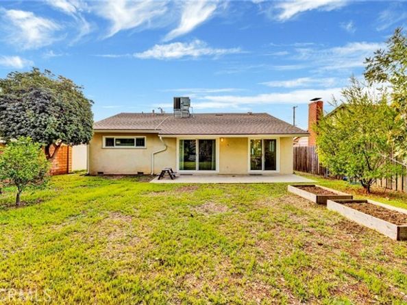 14421 Cohasset Street, Van Nuys (los Angeles) CA 91405