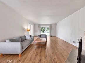 14421 Cohasset Street, Van Nuys (los Angeles) CA 91405