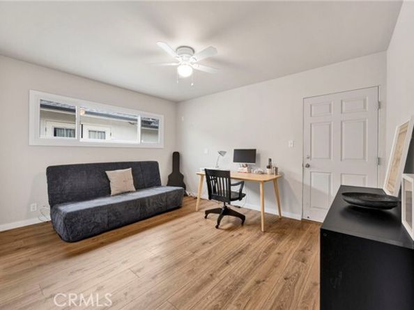 14421 Cohasset Street, Van Nuys (los Angeles) CA 91405