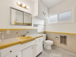 14421 Cohasset Street, Van Nuys (los Angeles) CA 91405