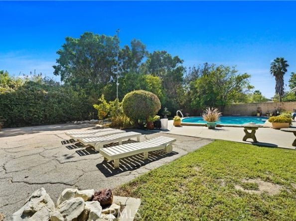 17654 Knapp, Northridge (los Angeles) CA 91325