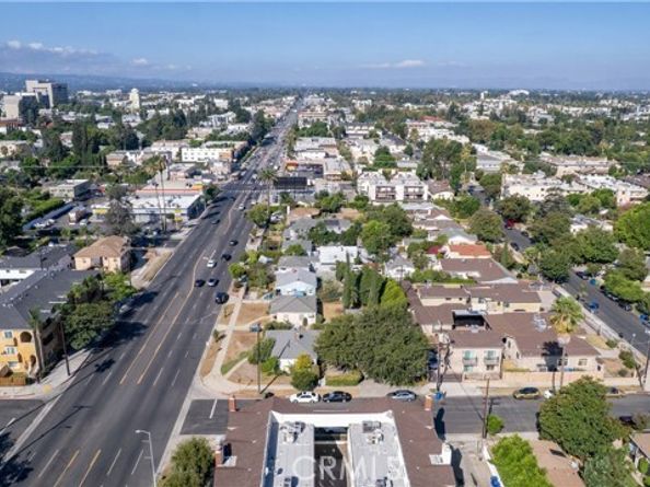 14005 Victory Boulevard, Van Nuys (los Angeles) CA 91401