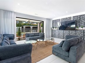 18328 Bessemer, Tarzana (los Angeles) CA 91335