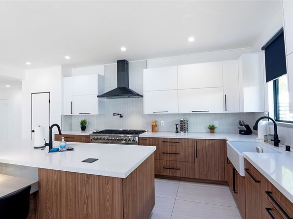 18328 Bessemer, Tarzana (los Angeles) CA 91335