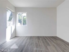 8812 Laurel Canyon Boulevard, Sun Valley (los Angeles) CA 91352