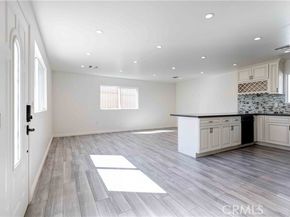 8812 Laurel Canyon Boulevard, Sun Valley (los Angeles) CA 91352