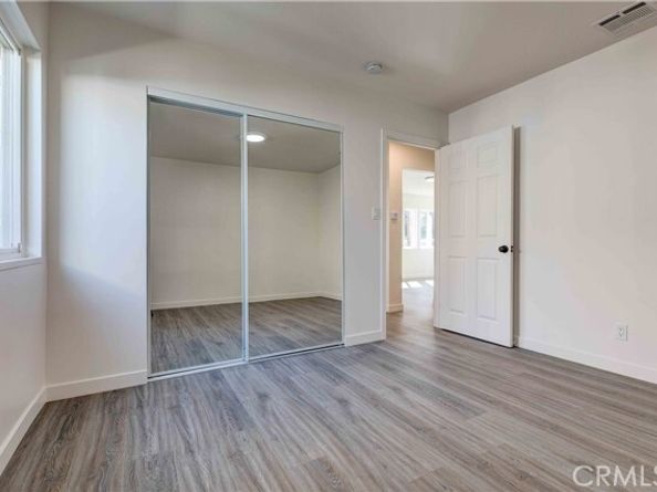 8812 Laurel Canyon Boulevard, Sun Valley (los Angeles) CA 91352